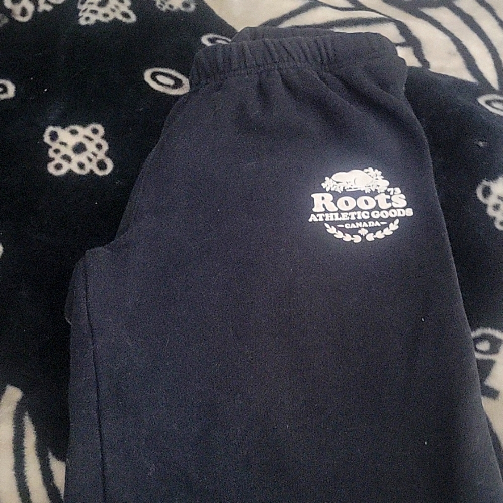 Mens roots Classic crop Sweatpants size small color black with white logo